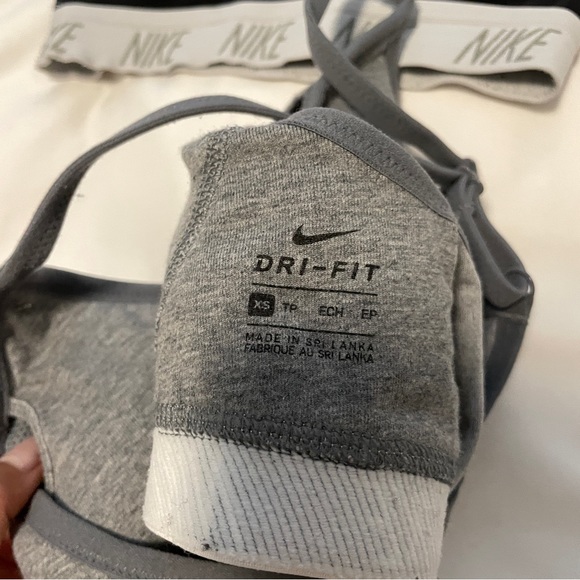 Nike Dri-fit sports bra bundle - Picture 3 of 4
